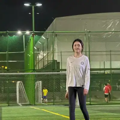 廖东娜
